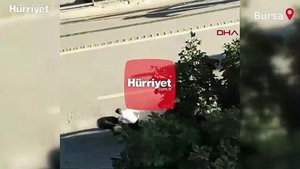 Gösteri yürüyüşü yapan mehteran takımı yanlarından geçerken onlar kavga etti