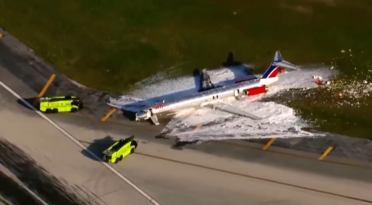 Un avion prend feu lors de son atterrissage à Miami