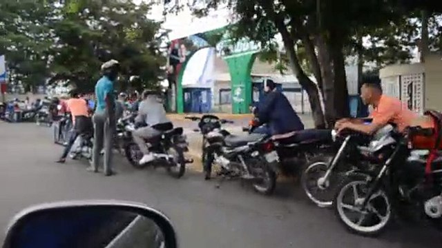 Miles acuden a regularizar motocicletas