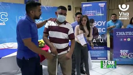 Jóvenes concluyen formación en curso técnico de inglés