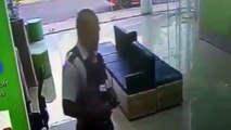 Vídeo mostra assaltantes rendendo segurança durante roubo à agência do Sicredi