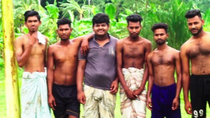 তৈলাক্ত কলা গাছে উঠার খেলা । বাংলার খেলা । Fanny Comedy videos । Coken Guli ।