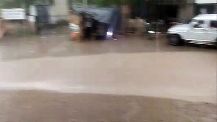 थार में दिन में फुहारें, शाम को बरसे मेघ