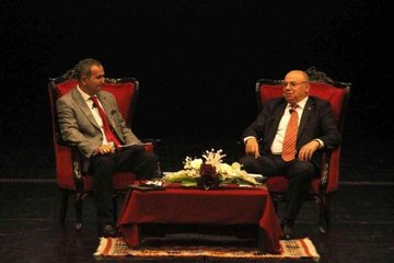 Darbe girişiminin seyrini değiştiren vali Sivas'ta konuştu