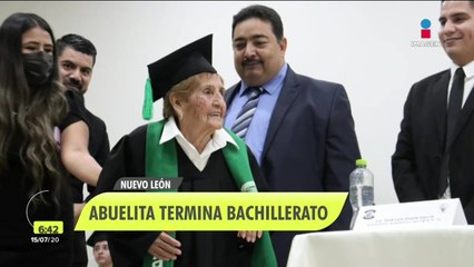 Abuelita de 84 años termina el bachillerato