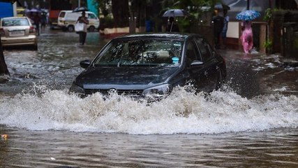 Monsoon fury batters Gujarat, southern states with rising death toll