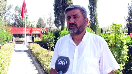 Şehit ikiz polislerin babası evlatlarıyla gurur duyuyor