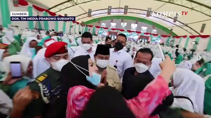 Momen Prabowo Diserbu Selfie Oleh Emak-emak Peserta Kongres Fatayat NU