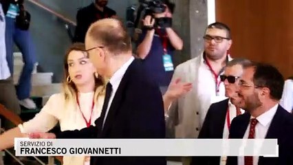 Télécharger la video: Crisi, Letta: 