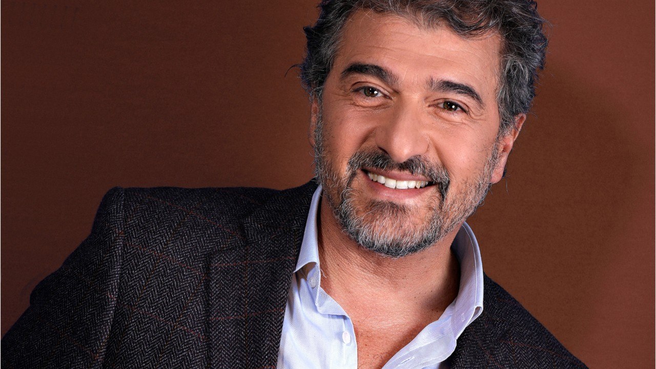 GALA VIDÉO - Daniel Lévi, un homme heureux : le chanteur est papa pour la quatrième fois