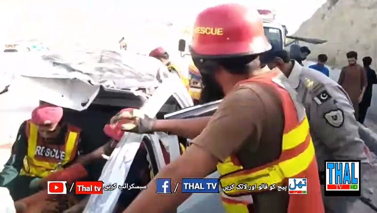 Mianwali me hadsa  car or tralar me tasadam