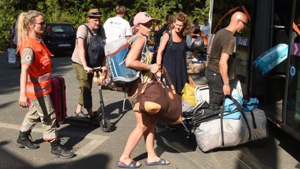 «On a eu de la chance» : en Gironde, des vacanciers évacués ont récupéré leurs affaires