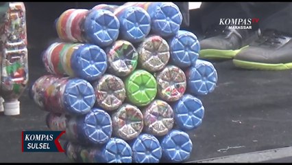 Ratusan Warga Takalar Gelar Bersih  Bersih Pantai