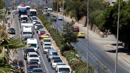 Bodrum’da tatilciler dönüşe erken geçti, trafik çilesi başladı