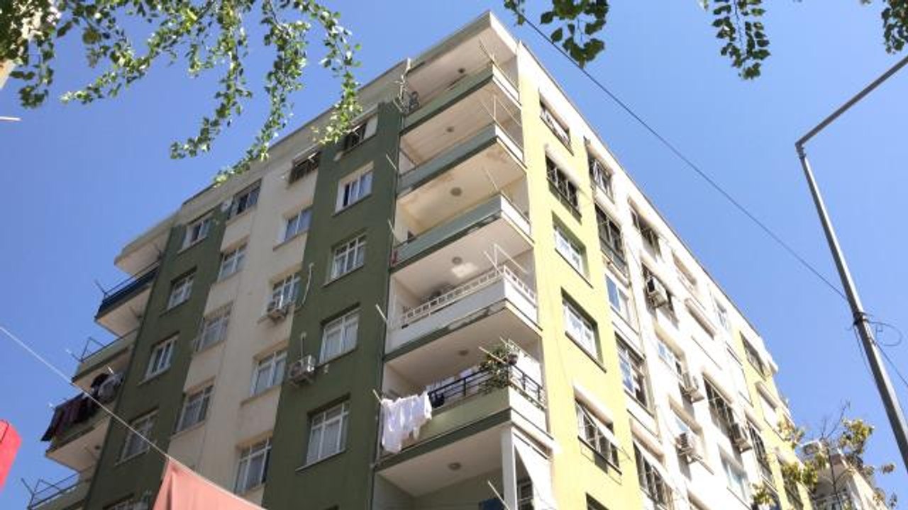 5'inci kattan toprak zemine düşen bebek yaralı kurtuldu