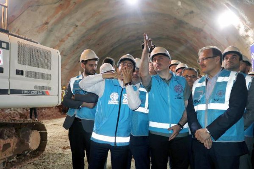 BAKAN KARAİSMAİLOĞLU ANKARA-BURSA VE BURSA-İSTANBUL ARASI YHT İLE 2 SAAT 15 DAKİKA OLACAK - TAMAMI FTP'DE