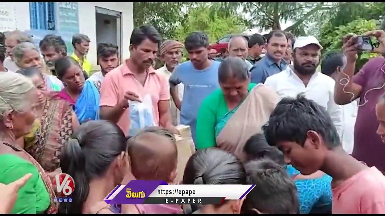 MLA Seethakka Distributes Essential Goods to Flood Victims  | V6 News