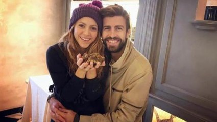 Pique'nin önünü kesip, Shakira şarkısı dinlettiler! Bu anın görüntüsü milyonlarca kez izlendi