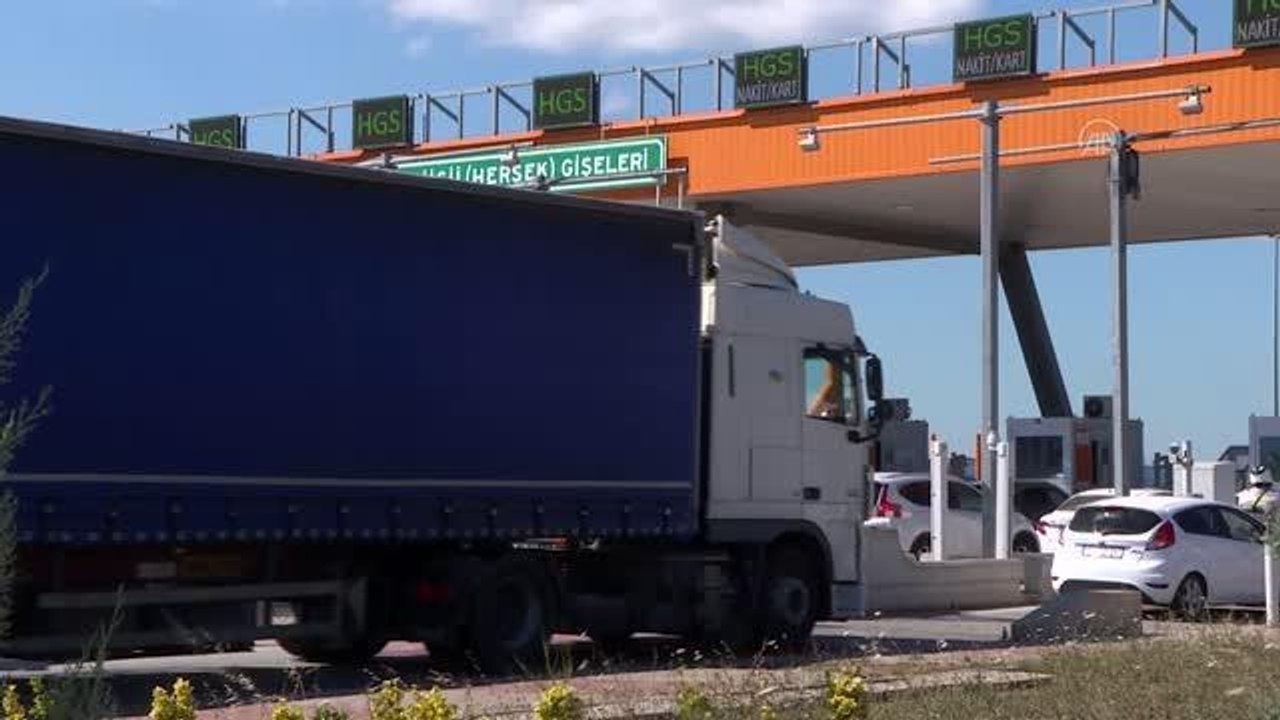 Bakan Karaismailoğlu: "Bu kaliteli, konforlu ve güvenli yollar sayesinde yüzde 80'in üzerinde trafik kazalarında azalma yaşandı"'