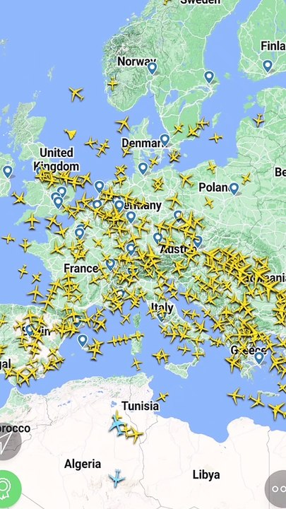 How Many Planes Flying Right Now - Is it possible