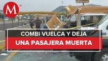 Volcadura de combi en la autopista México-Puebla deja un muerto y 17 heridos