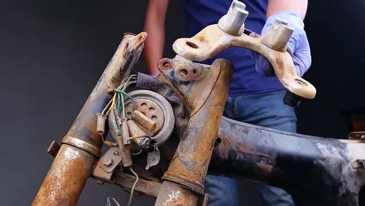 Full Restoration 40 Years Old ruined Classic Motorcycle_