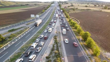 D-100 kara yolunda tatil dönüşü yoğunluğu