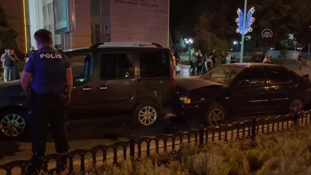 4 aracın karıştığı kazada 4 kişi yaralandı