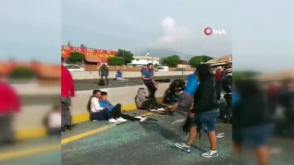 Meksika’da minibüs takla attı: 1 ölü, 17 yaralı