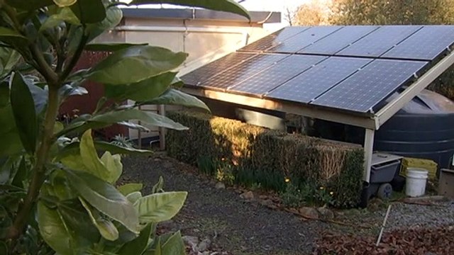 Victorian government to provide subsidised solar panels and batteries