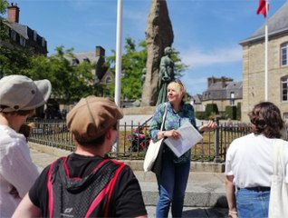 Si les sculptures de Fougères pouvaient parler...