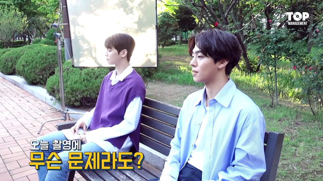 Cha Eun Woo and Cha Eun Woo-Ahn Hyo-seop - BL scene  top Management