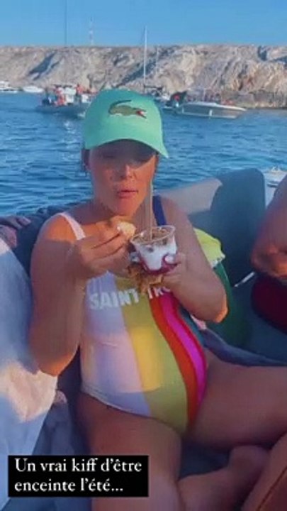 Camille Lellouche enceinte et complexée en maillot de bain : elle dévoile son énorme babybump