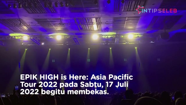 Tablo Epik High Mengocok Perut Saat Momen Bagikan Kaos