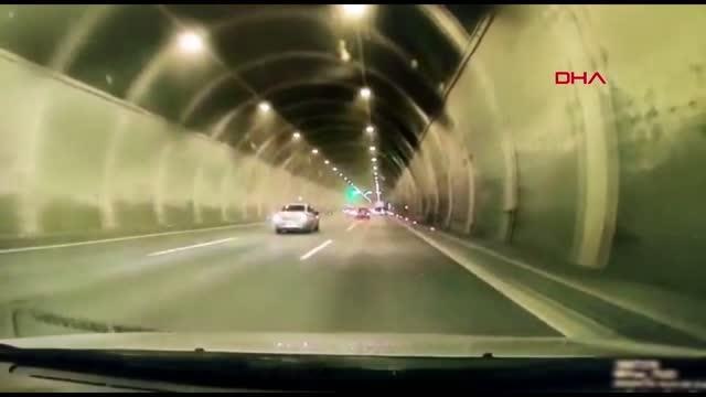 Son dakika haber! BOLU TÜNELİNDE TIR'IN LASTİĞİ BOMBA GİBİ PATLADI