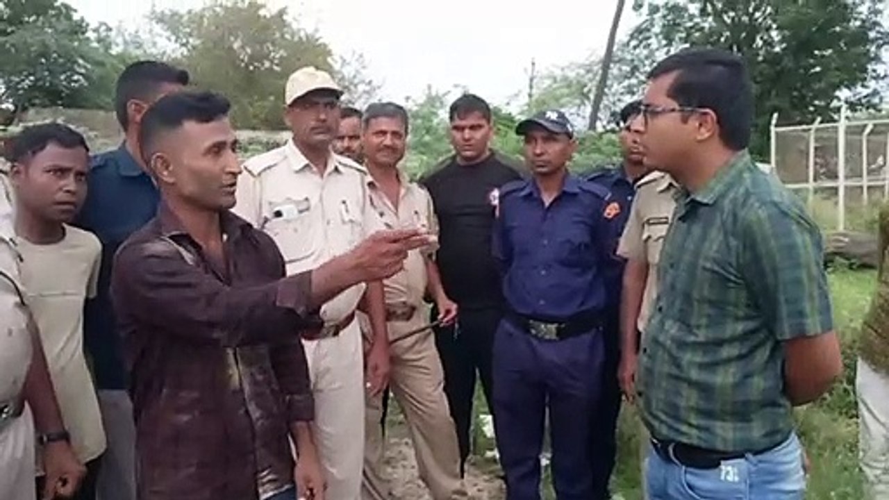 अतिक्रमण को लेकर बना सोले का वीरू, अफसर नहीं सुनते फरियाद