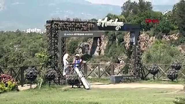 Konyaaltı Sahili tıklım tıklım