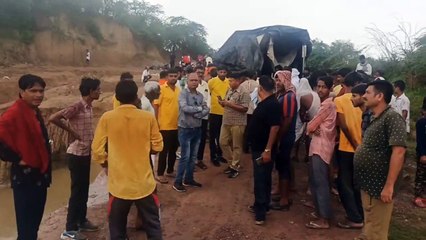 Video : कुरेल व बरधा बांध में बहे दो युवकों के मिले शव,  शव को देख बिलख पड़े परिजन