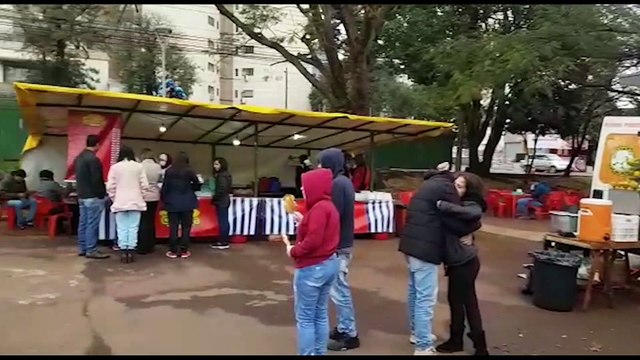 Mesmo com o tempo gelado, Feira do Produtor é opção de lazer na Praça Wilson Joffre