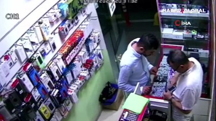 Dehşeti yaşadılar: Cep telefonu bataryası bomba gibi patladı!