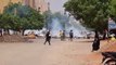الشرطة تطلق الغاز المسيل للدموع لتفريق احتجاجات مناهضة للانقلاب في الخرطوم