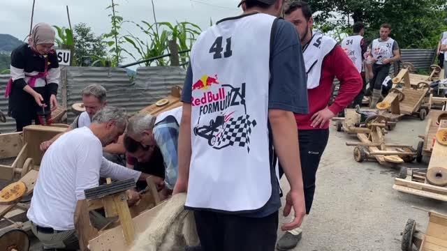 13. Geleneksel Red Bull Formulaz Tahta Araba Şenliği düzenlendi