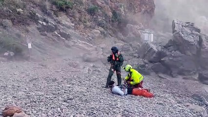 Cade dalla scogliera allo Zingaro, salvato con l'elicottero