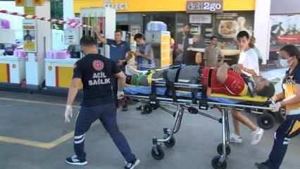 Son dakika haber: SARIYER'DE OTOMOBİL AKARYAKIT İSTASYONUNA GİRDİ, 2 YARALI