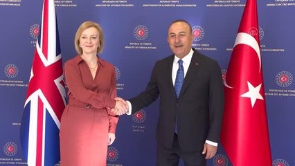 İngiltere'de Muhafazakar Parti üyelerinin Truss'ı tercih etmesi daha olası görünüyor