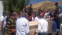 Son dakika haberleri... Arazi kavgasında öldürülen 4 kişinin cenazesi Van'da toprağa verildi