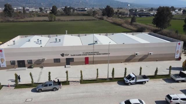 Efeler Belediyesi'nden Sıcak Havalarda Limonata İkramı