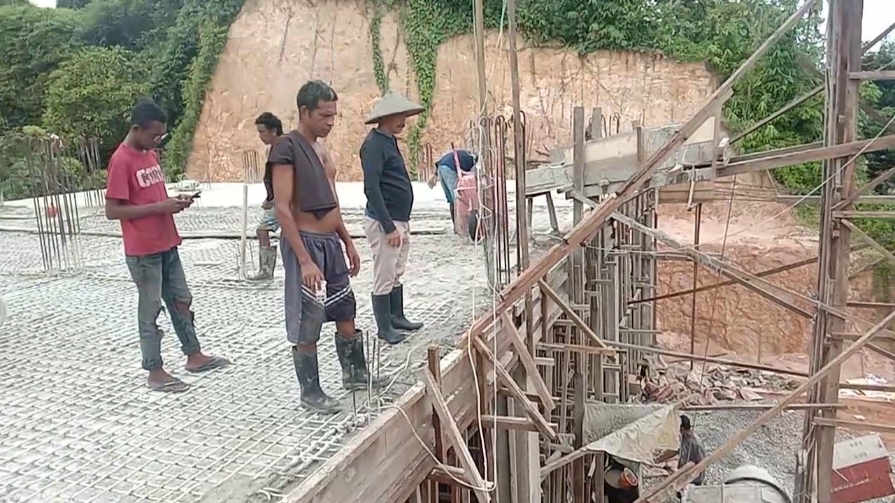 Part 3 Luar biasa Kerja Gotong Royong ,Warga NTT Kota Sorong PB