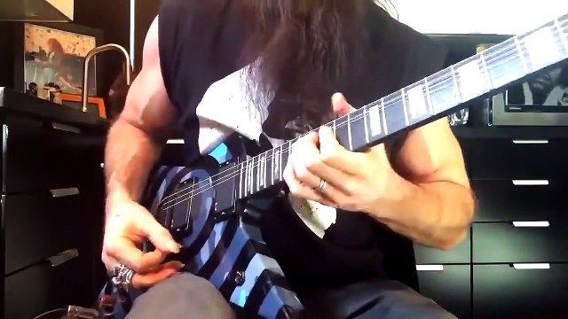 Zakk Wylde Plays Pantera Dimebag Darrell's 'Walk' Guitar solo