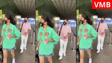 Virat Kohli and Anushka Sharma Spotted at Airport  Viral Masti Bollywood